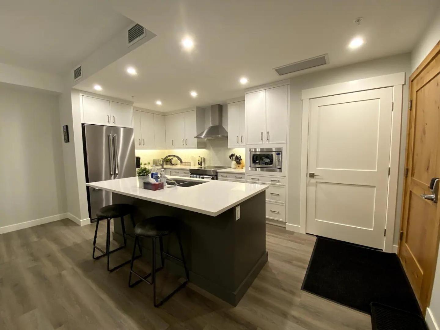 Luxury Unit In The Heart Of Canmore Exterior foto